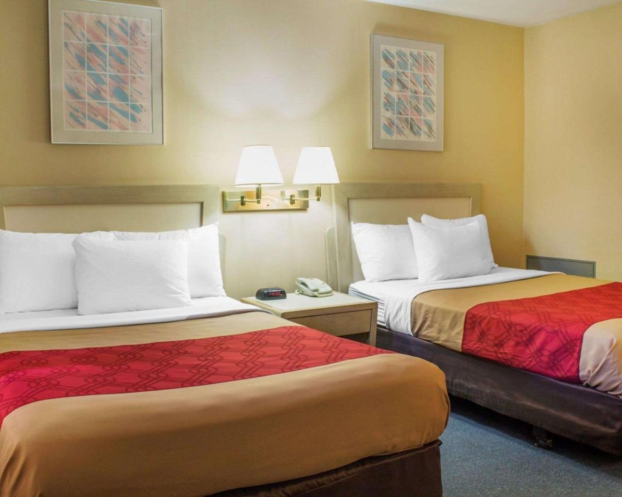 Hotel Econo Drums